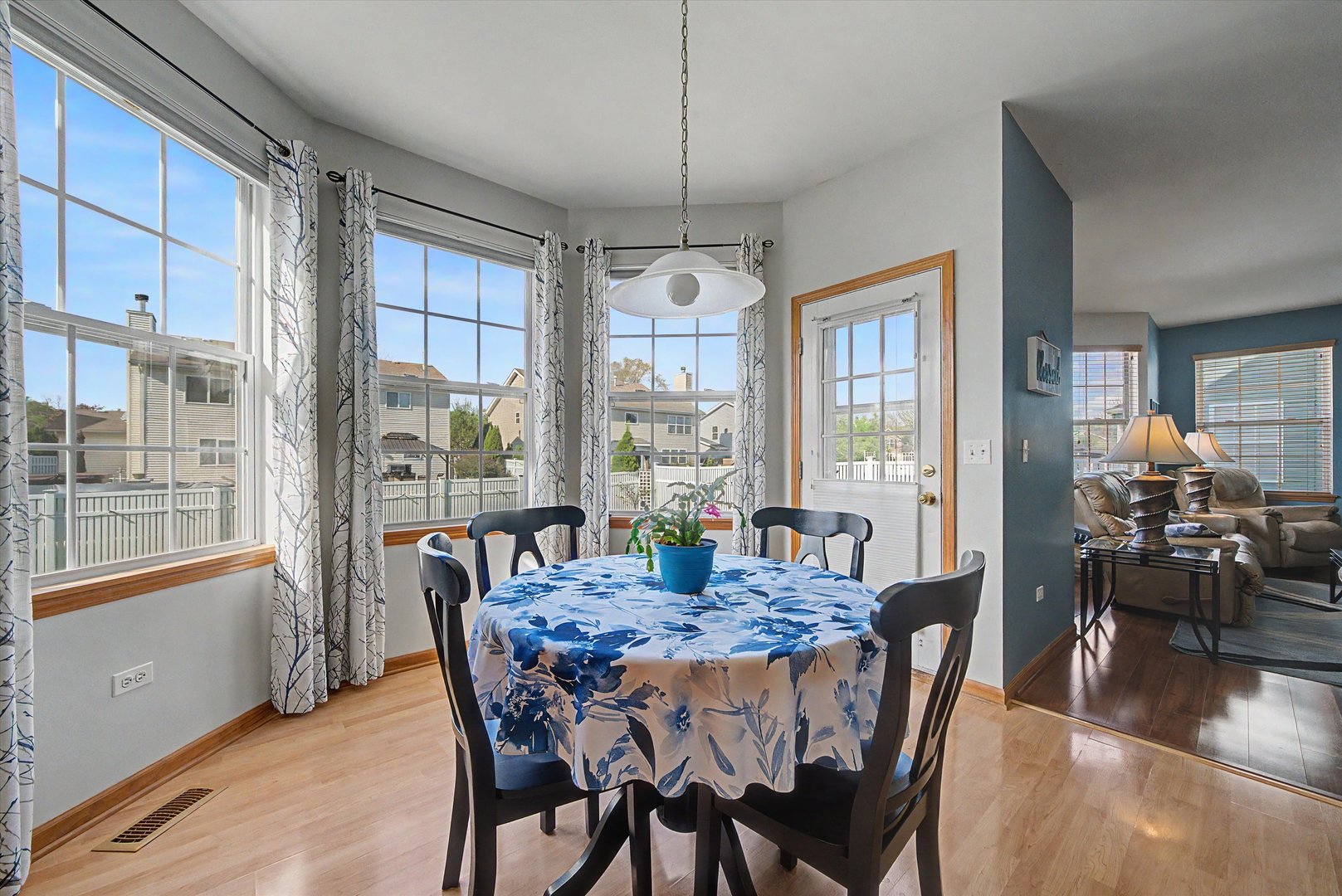 942 Brassfield Avenue, Romeoville, IL 60446