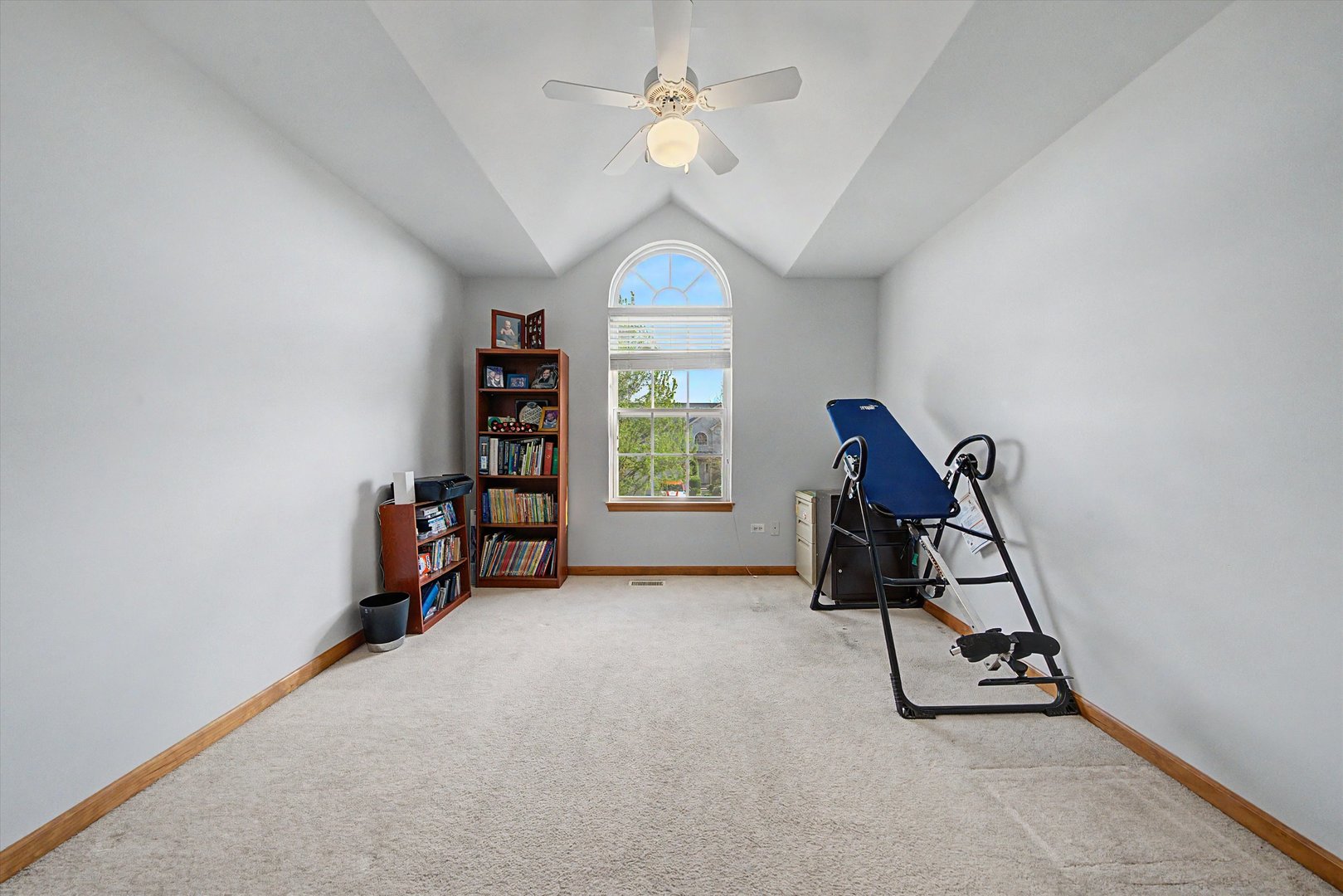 942 Brassfield Avenue, Romeoville, IL 60446