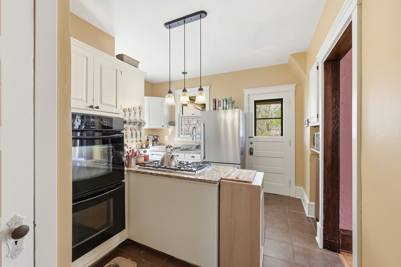 12 Rugby Place, Elgin, IL 60120