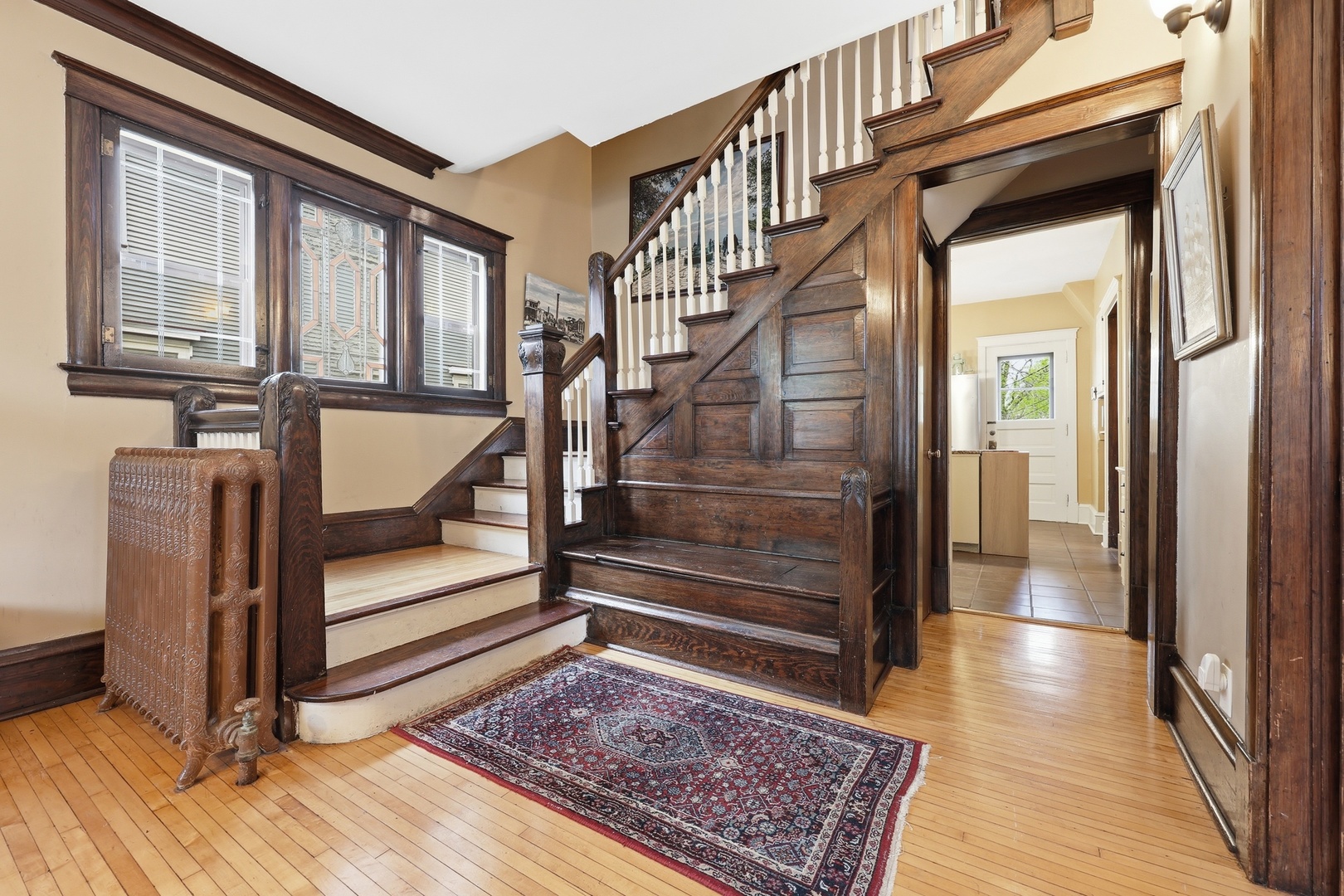 12 Rugby Place, Elgin, IL 60120