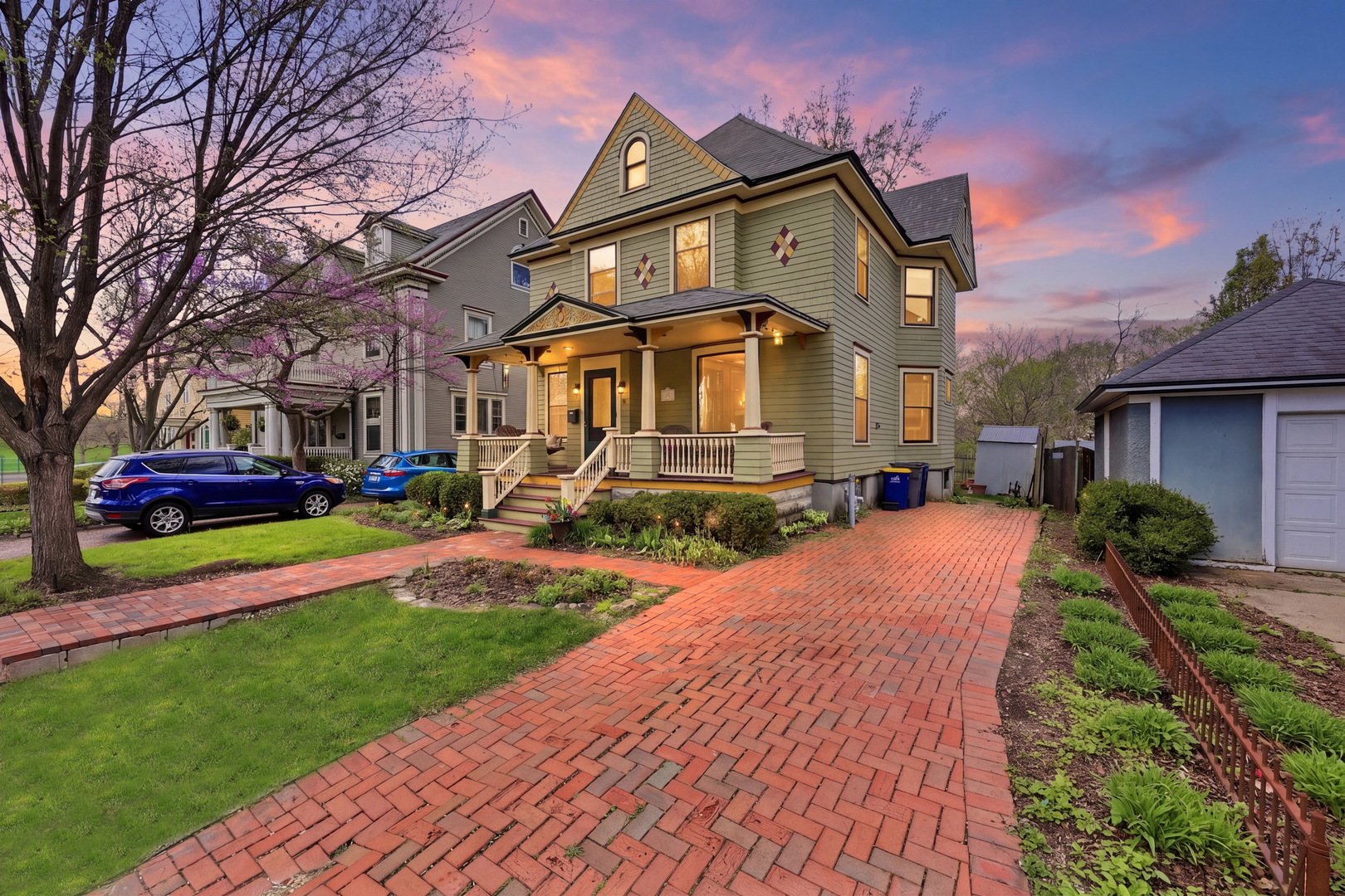 12 Rugby Place, Elgin, IL 60120