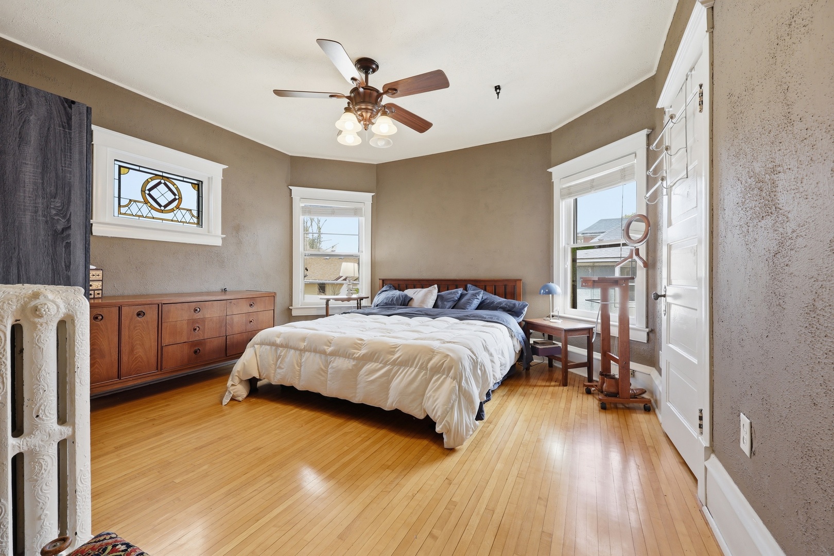 12 Rugby Place, Elgin, IL 60120