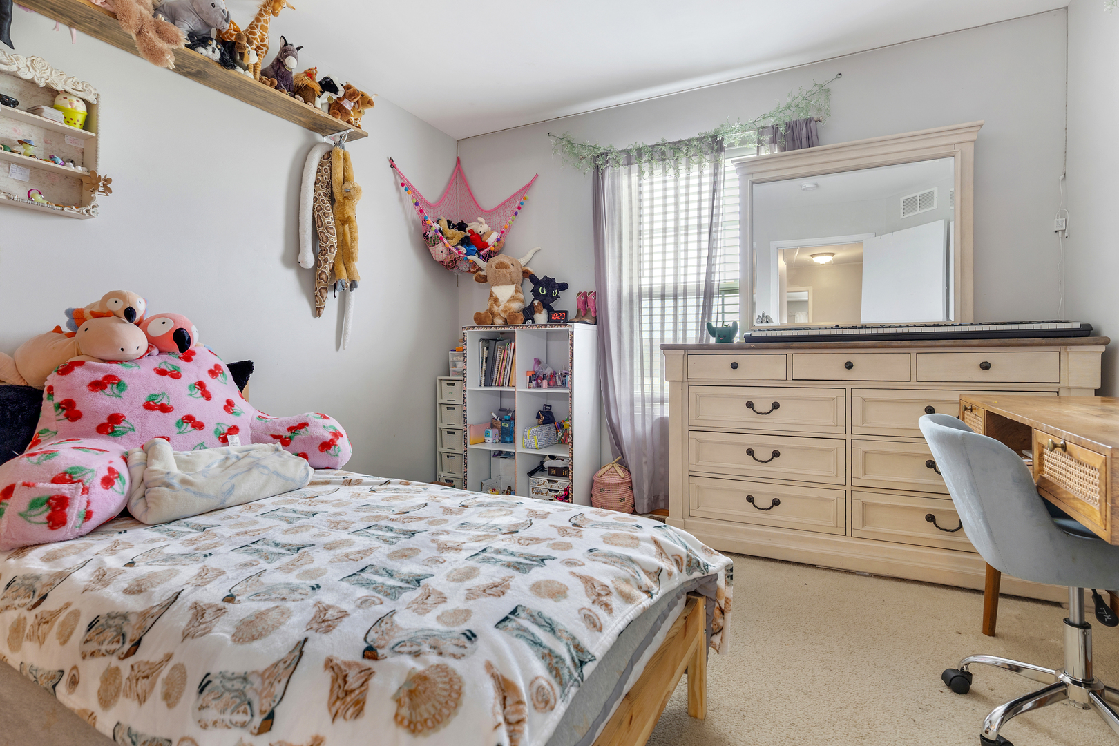 302 Parkside Drive, Shorewood, IL 60404