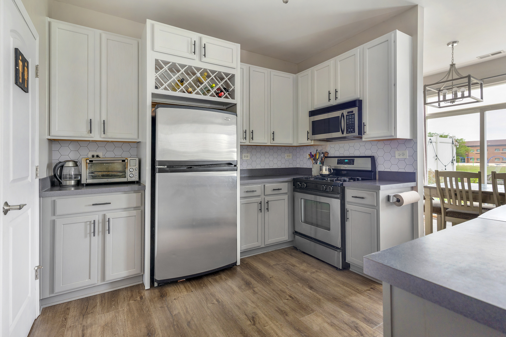 302 Parkside Drive, Shorewood, IL 60404