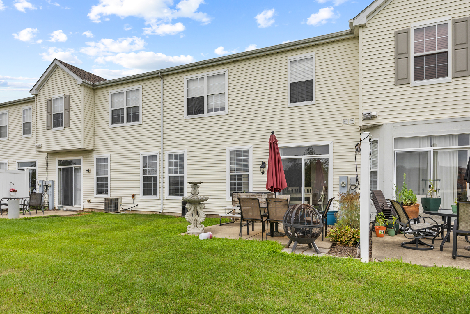 302 Parkside Drive, Shorewood, IL 60404