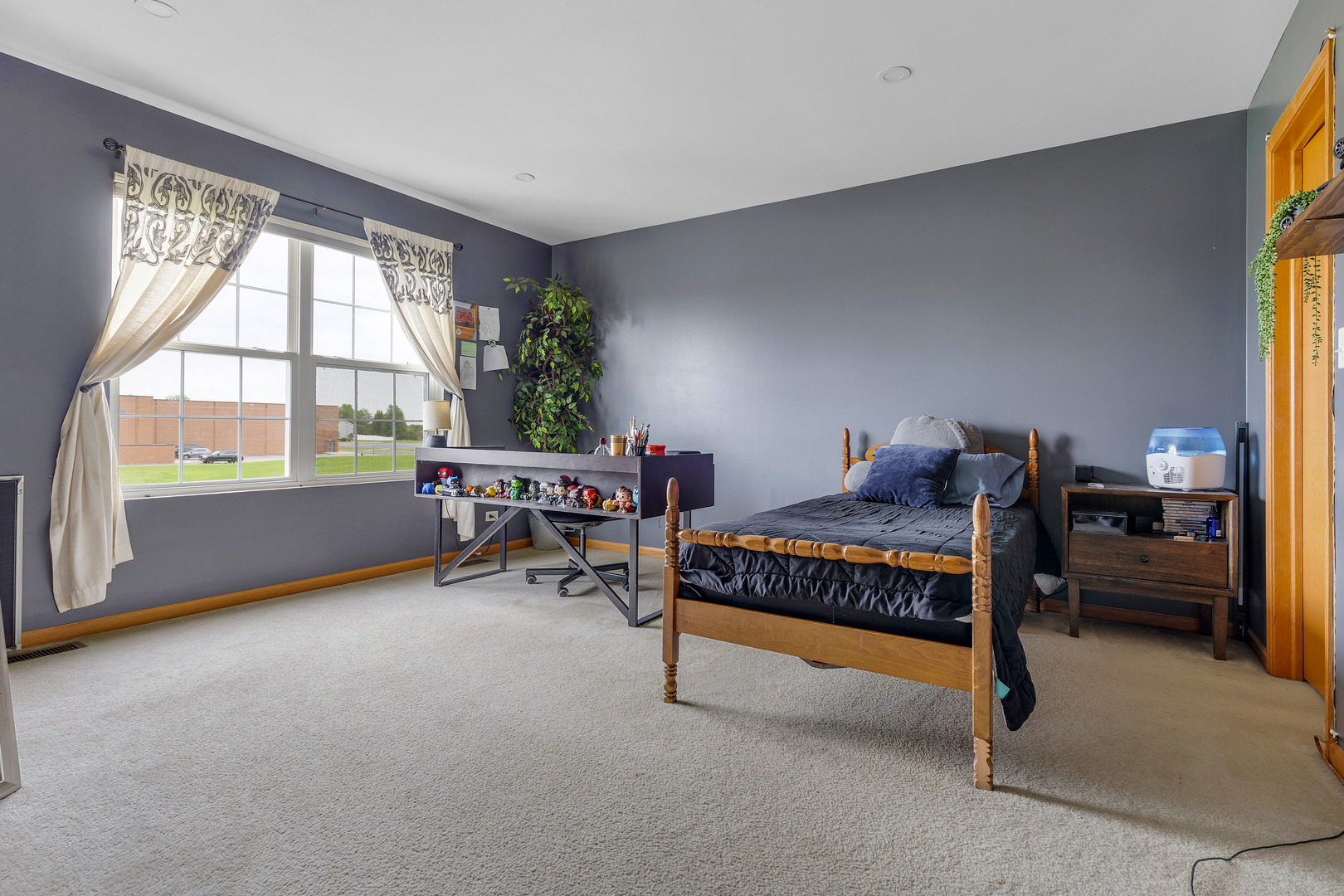 302 Parkside Drive, Shorewood, IL 60404