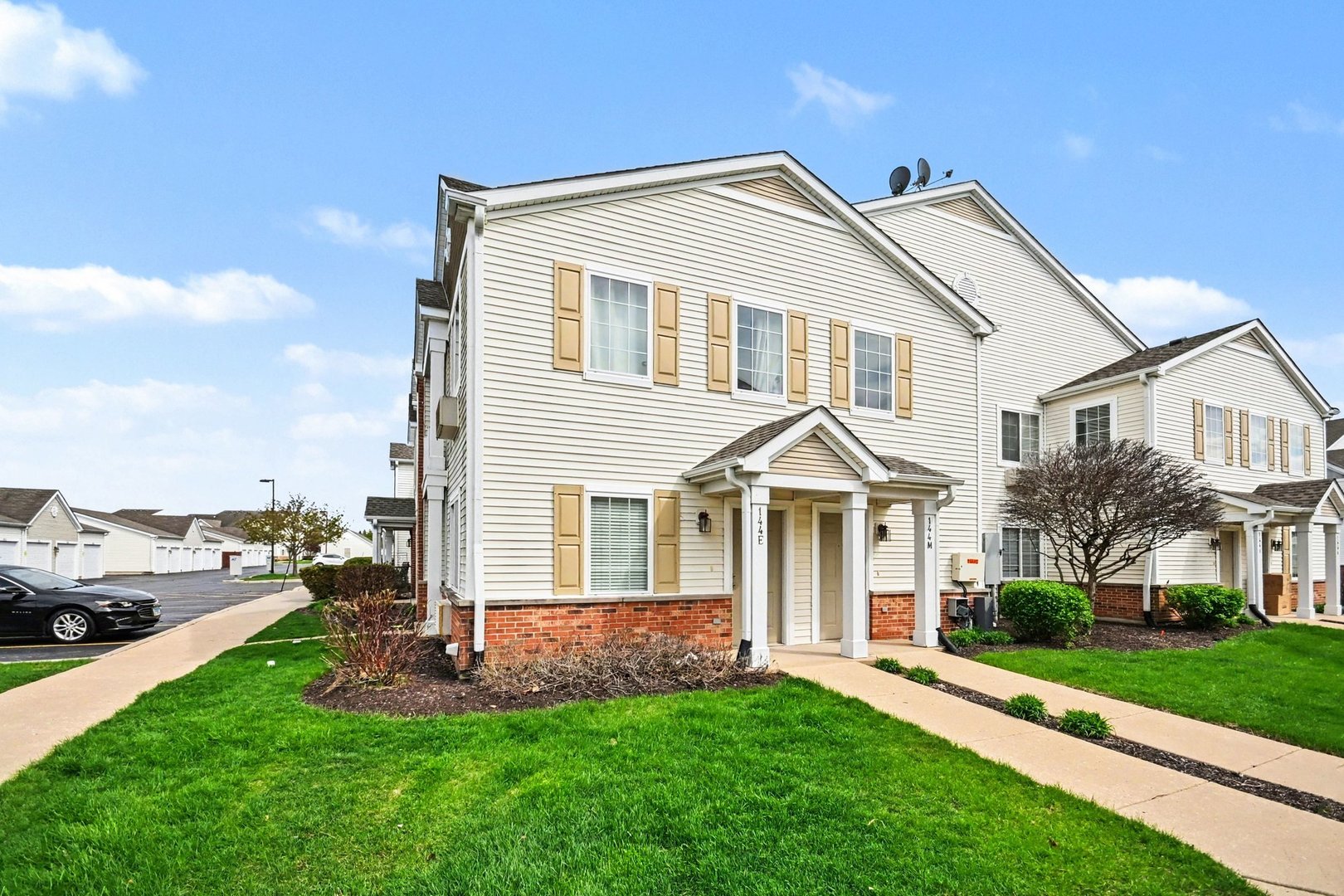 144 Bertram Drive #E, Yorkville, IL 60560