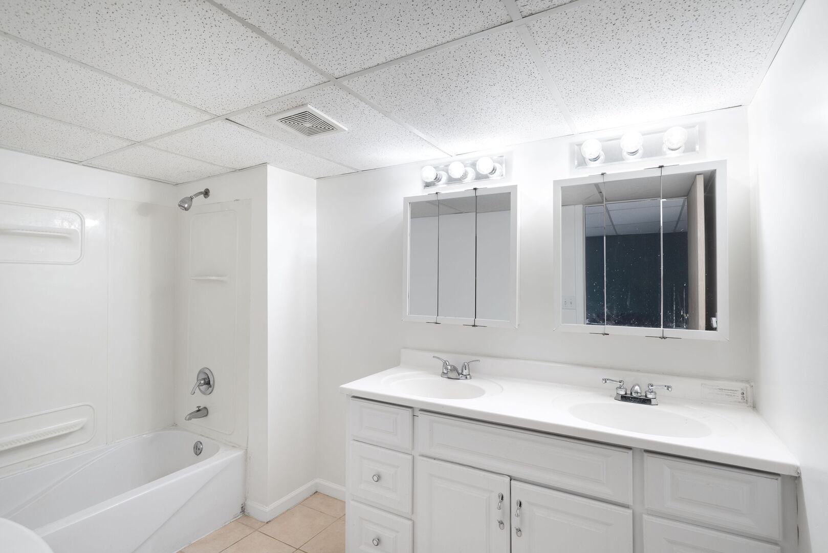 607 Orchard Street, Antioch, IL 60002