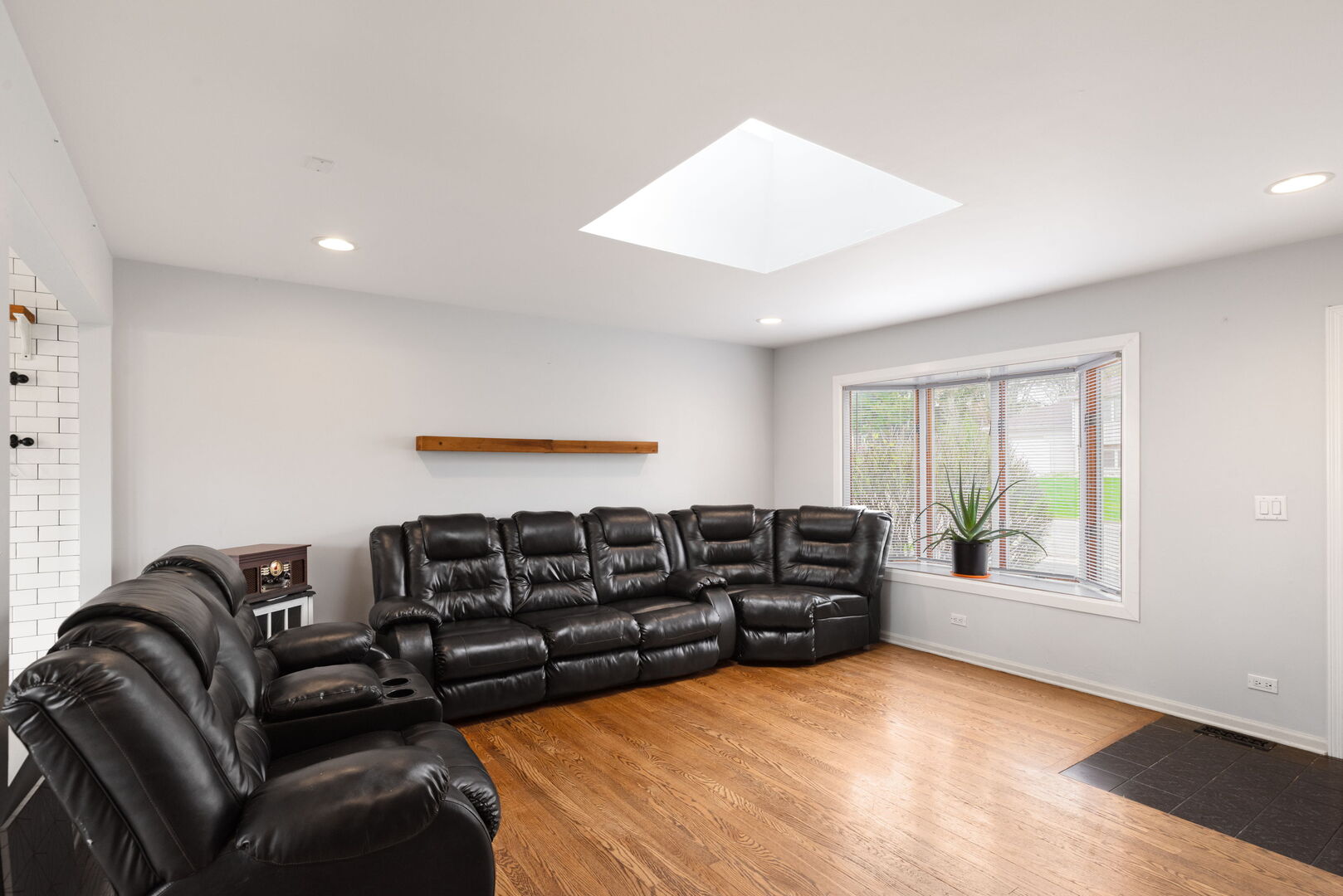 607 Orchard Street, Antioch, IL 60002