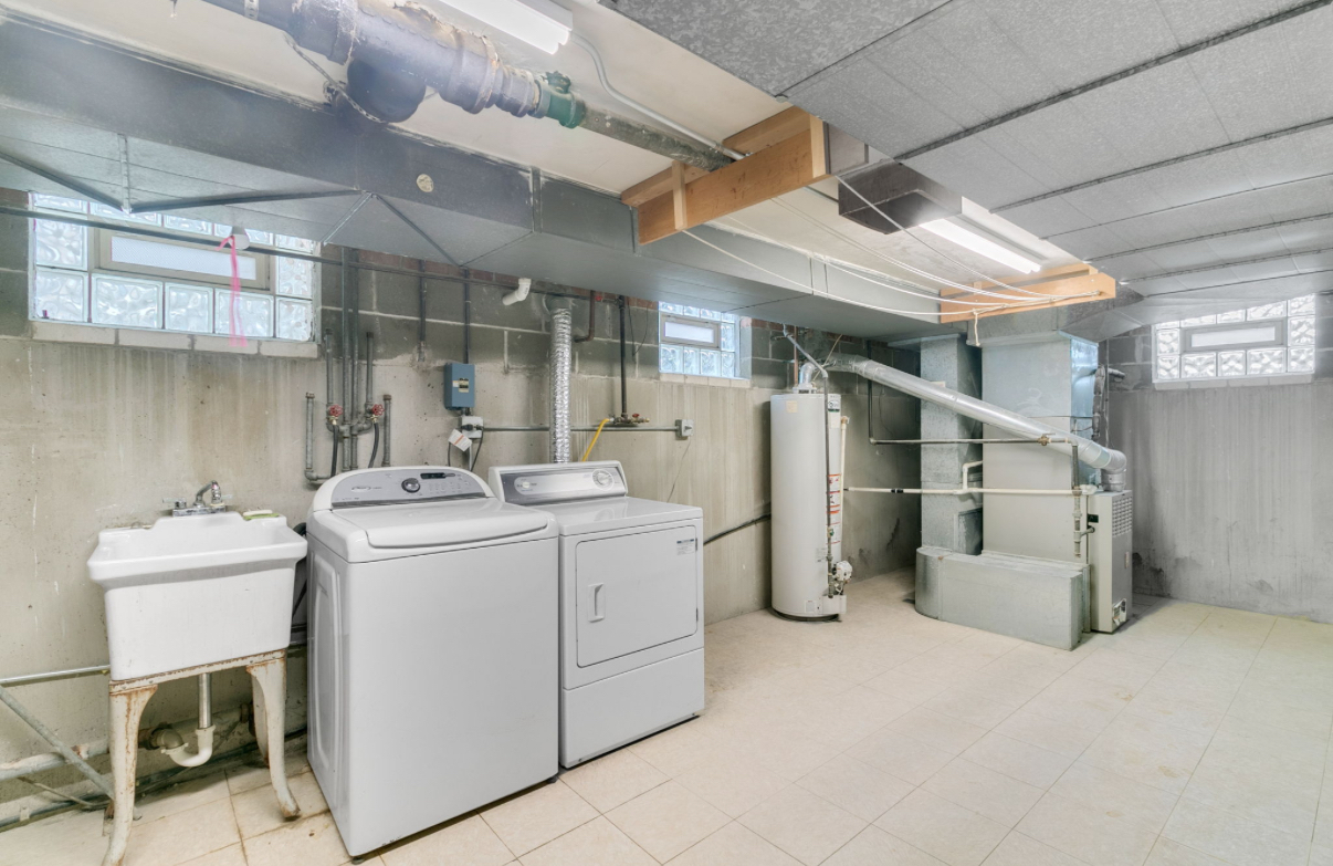 9712 S Kolmar Avenue, Oak Lawn, IL 60453