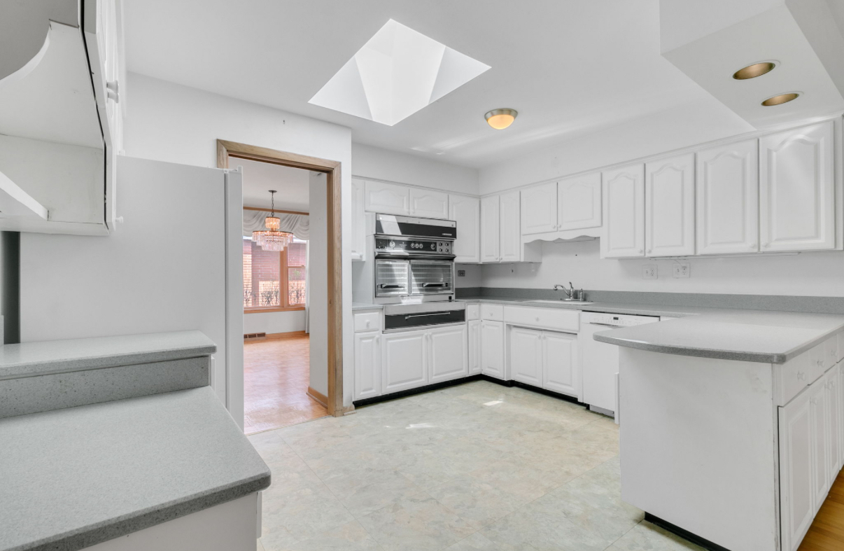 9712 S Kolmar Avenue, Oak Lawn, IL 60453