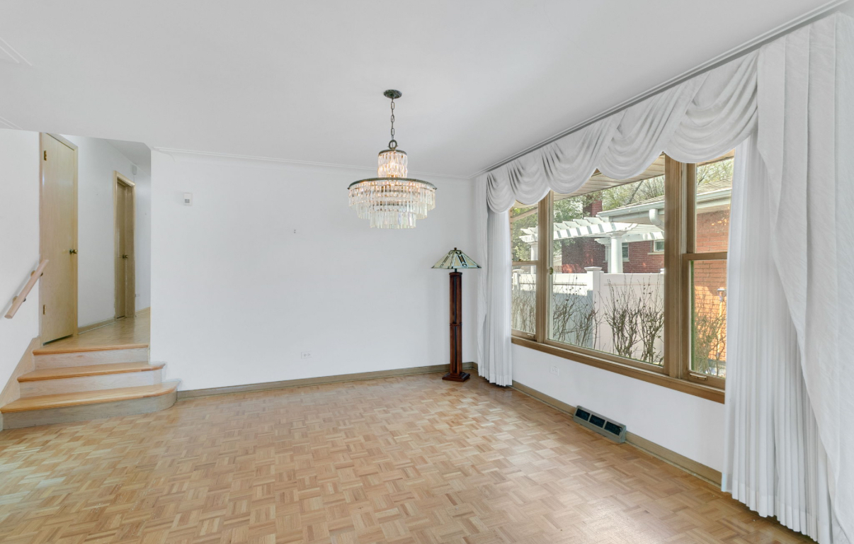 9712 S Kolmar Avenue, Oak Lawn, IL 60453