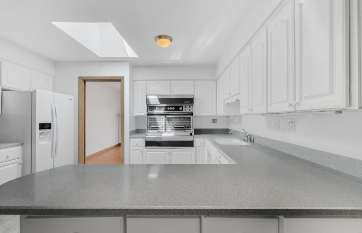 9712 S Kolmar Avenue, Oak Lawn, IL 60453