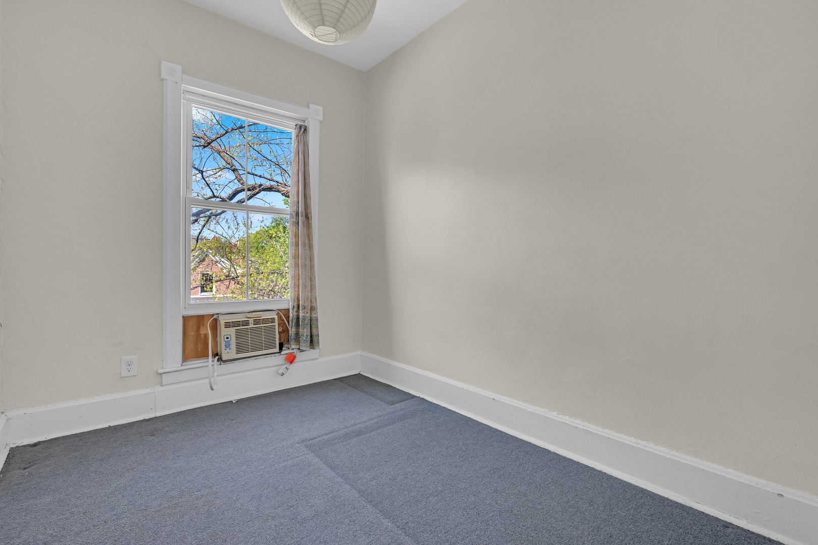 5445 S Dorchester Avenue, Chicago, IL 60615