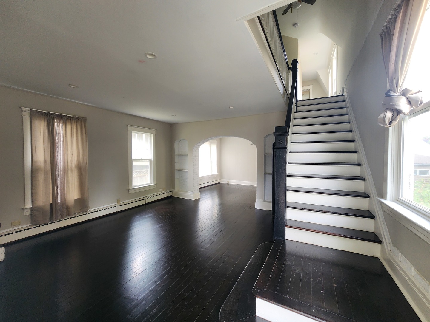 824 Hickory Street, Waukegan, IL 60085