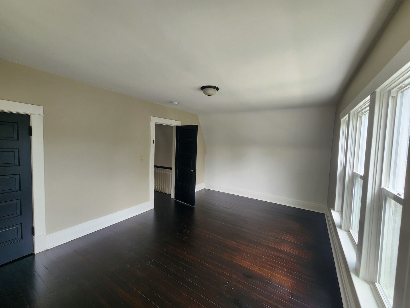 824 Hickory Street, Waukegan, IL 60085
