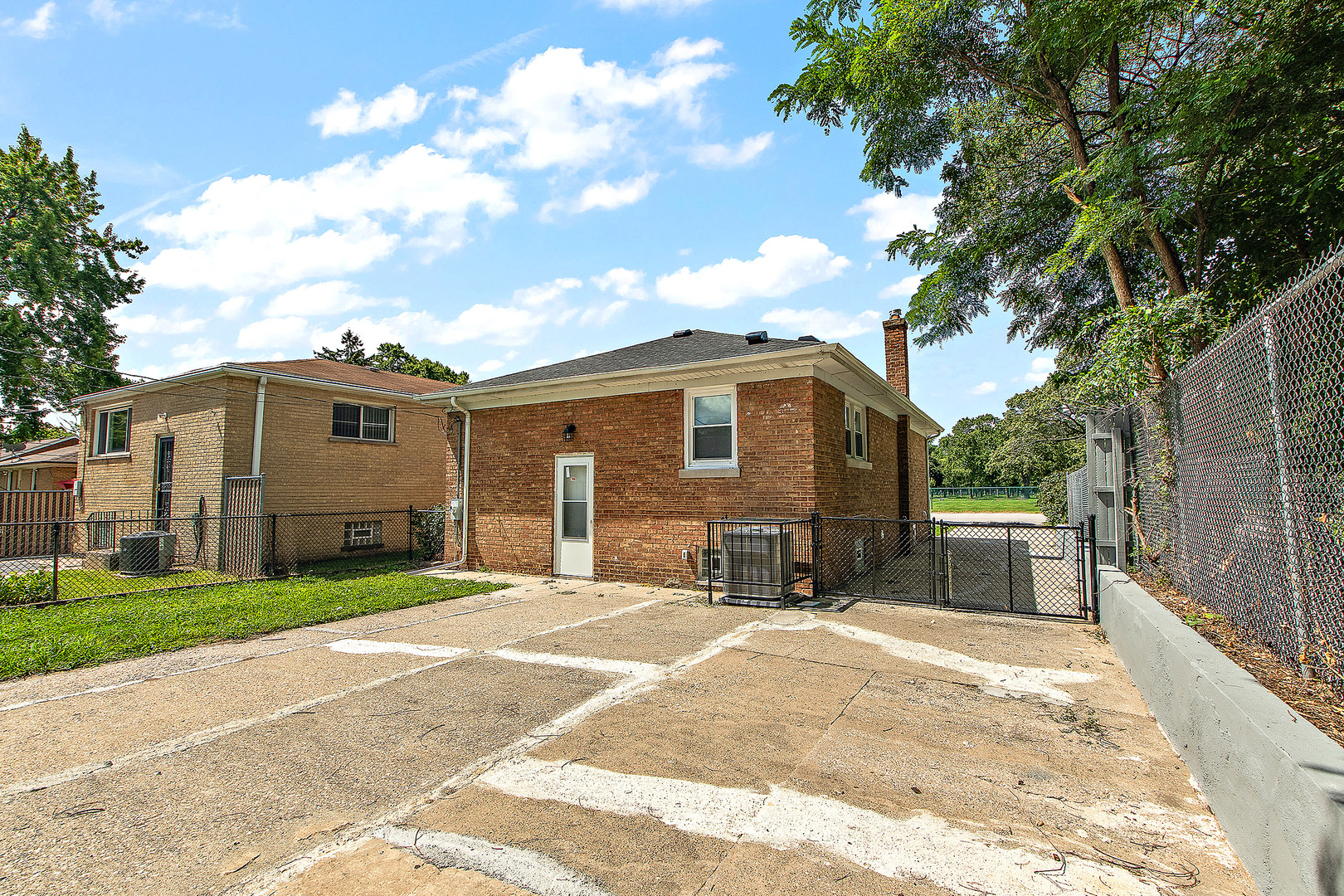 1051 Burnham Avenue, Calumet City, IL 60409