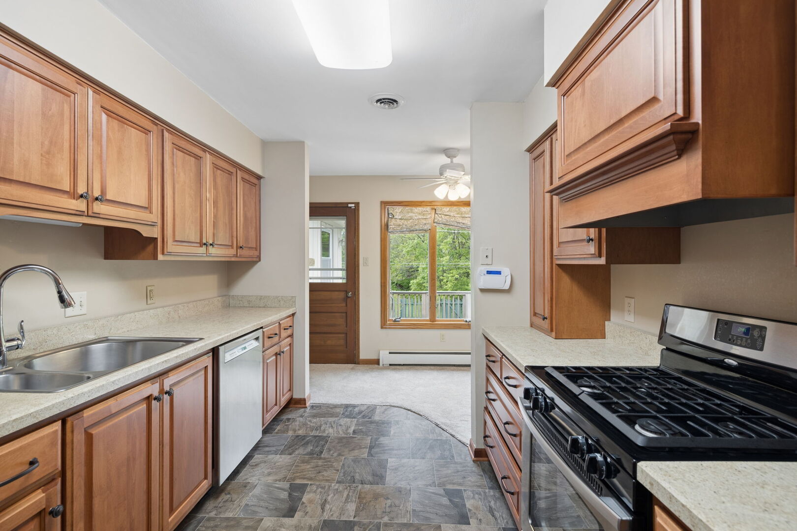1005 Valley Lane, Lockport, IL 60441