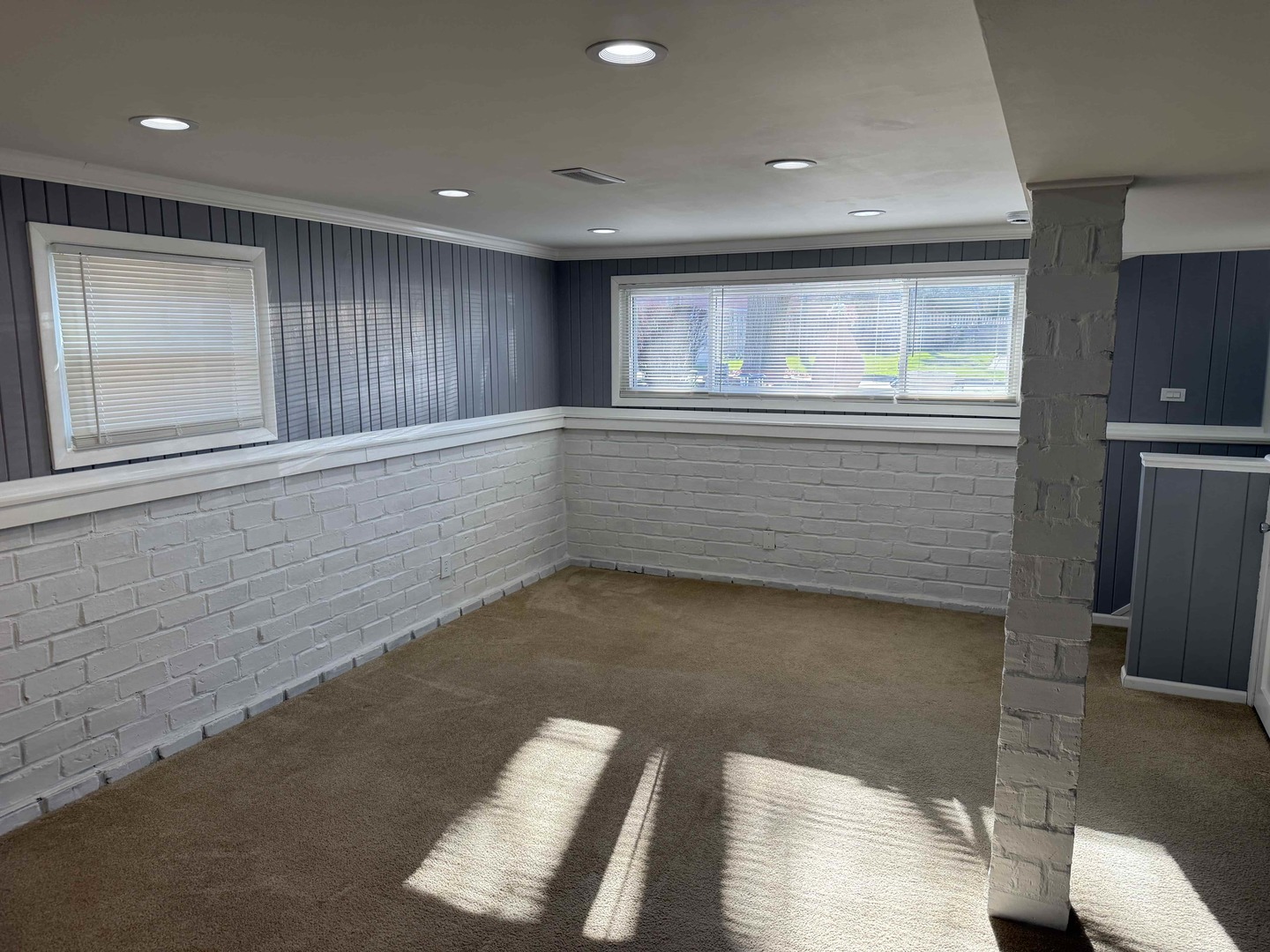 639 N Kaspar Avenue, Arlington Heights, IL 60004