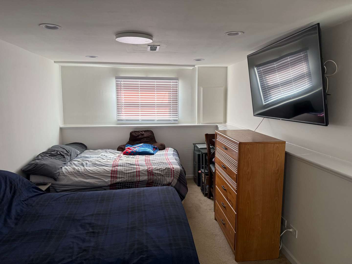 639 N Kaspar Avenue, Arlington Heights, IL 60004