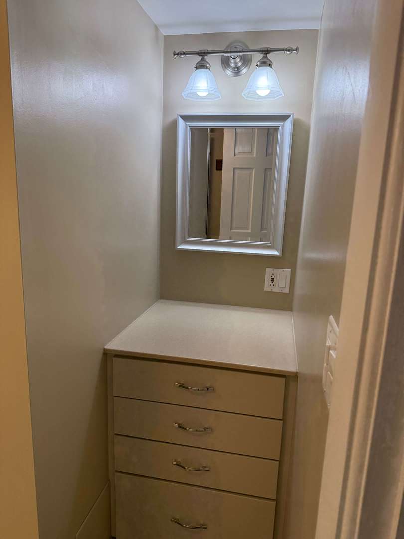 639 N Kaspar Avenue, Arlington Heights, IL 60004