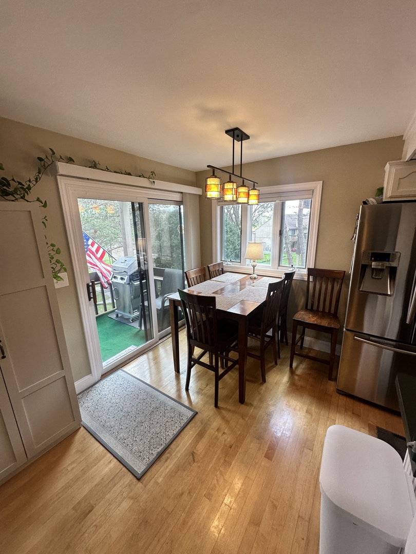 49 Oak Hill Colony #5, Fox Lake, IL 60020