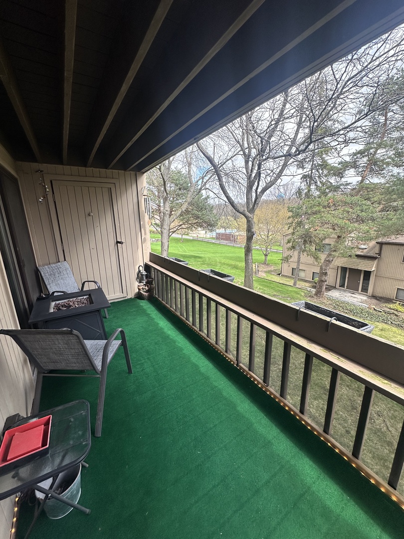 49 Oak Hill Colony #5, Fox Lake, IL 60020