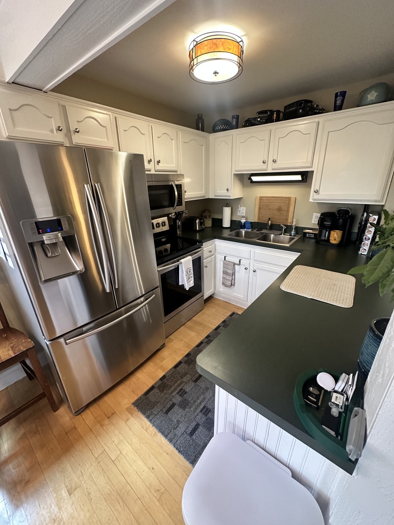 49 Oak Hill Colony #5, Fox Lake, IL 60020