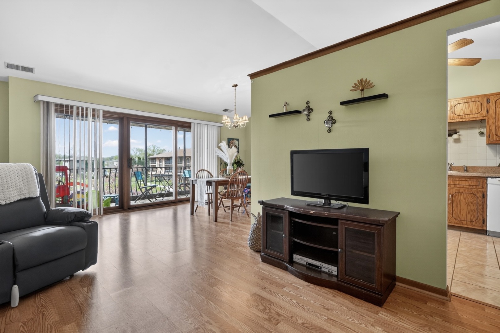 11111 Heritage Drive #3B, Palos Hills, IL 60465