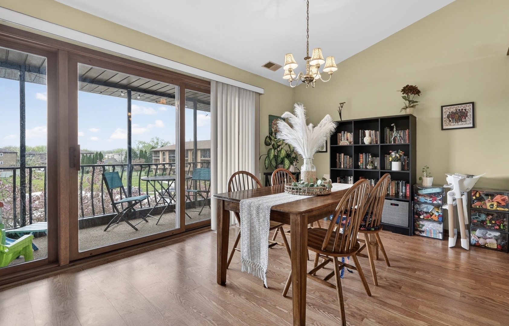 11111 Heritage Drive #3B, Palos Hills, IL 60465