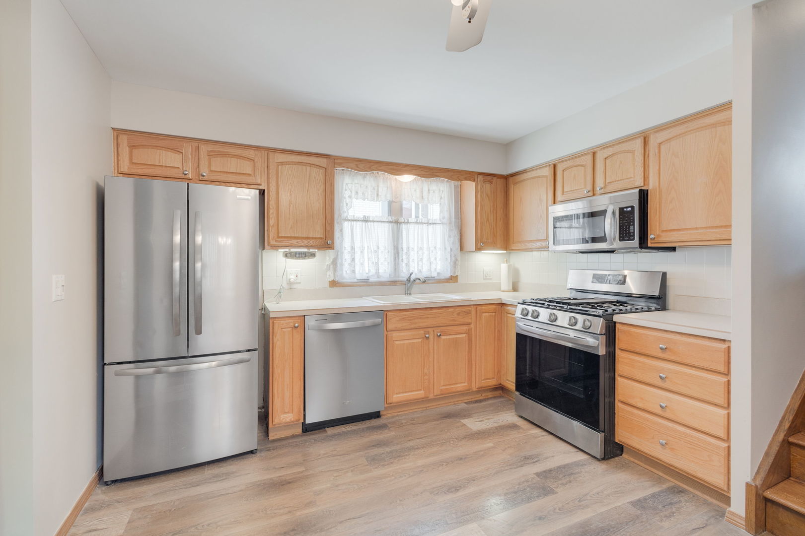 6743 W 89th Place, Oak Lawn, IL 60453