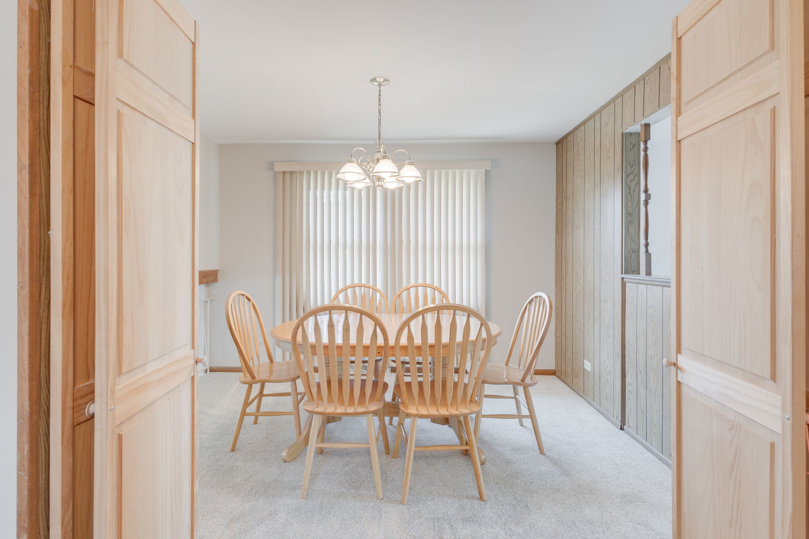 6743 W 89th Place, Oak Lawn, IL 60453