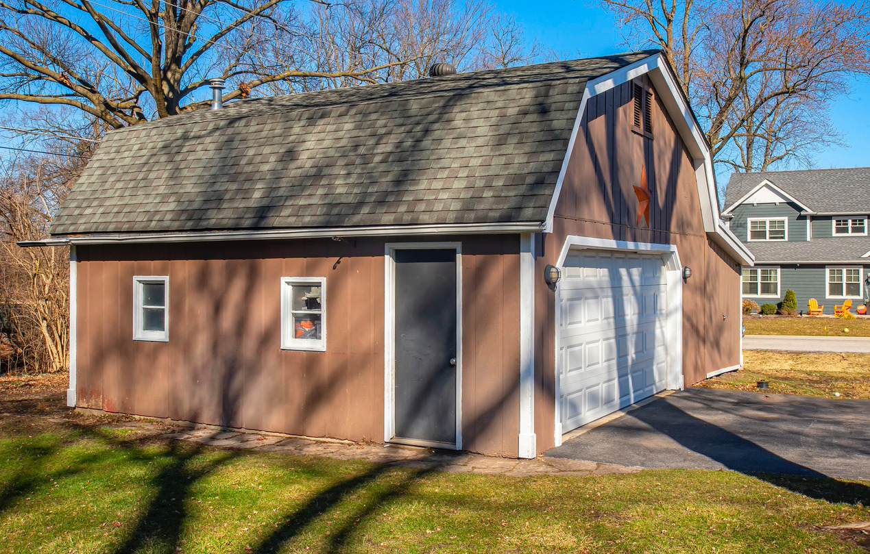 5536 Howard Avenue, La Grange Highlands, IL 60525