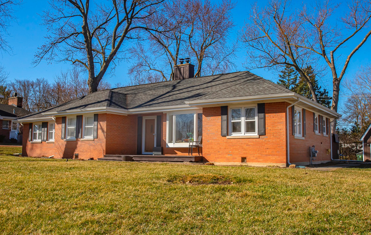 5536 Howard Avenue, La Grange Highlands, IL 60525