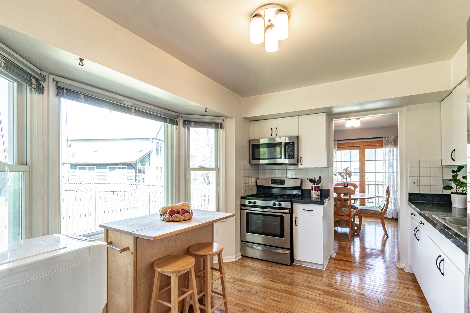 1577 Pinetree Drive, Gurnee, IL 60031