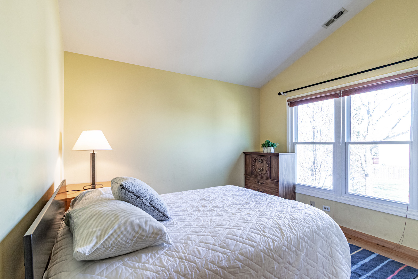 1577 Pinetree Drive, Gurnee, IL 60031