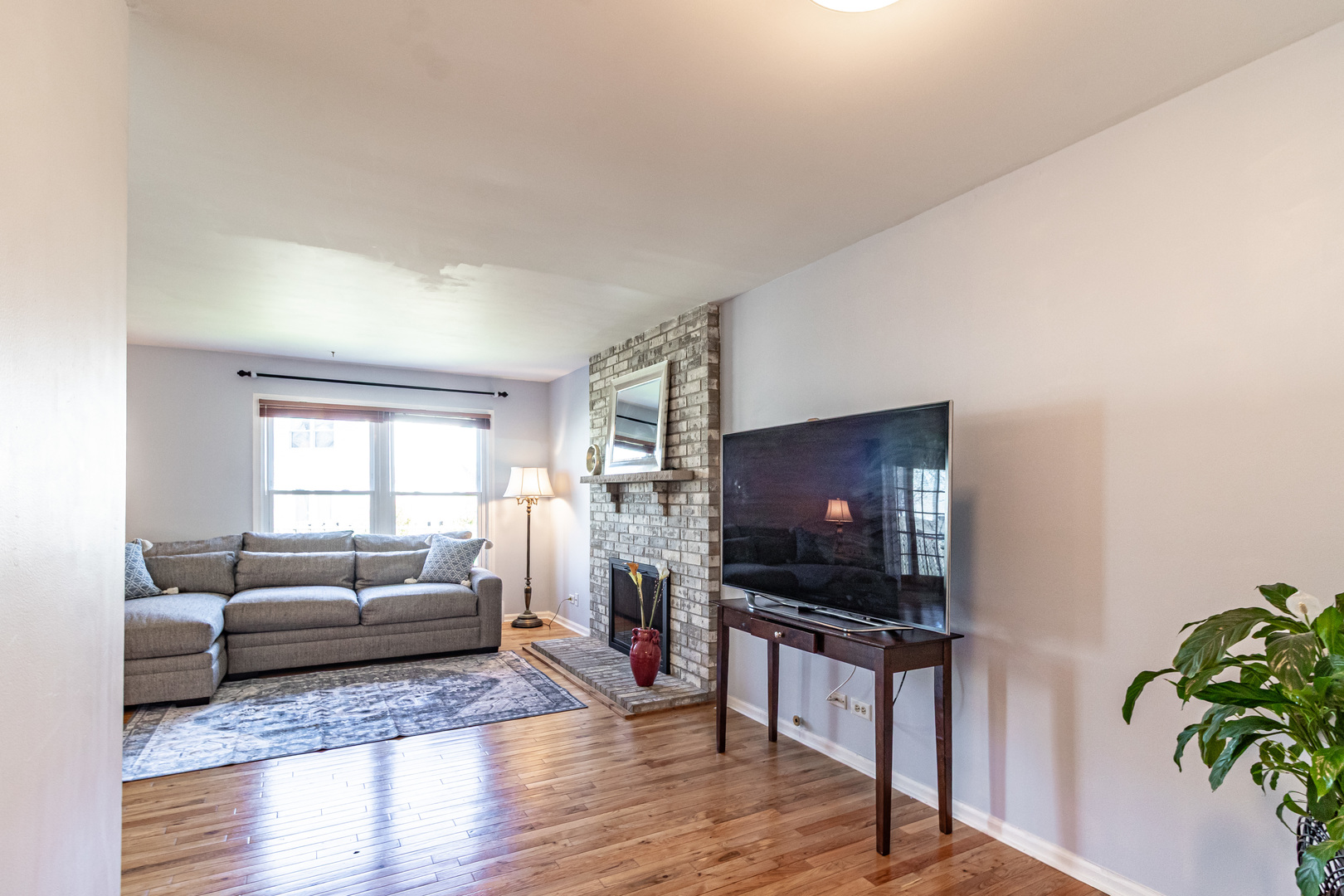 1577 Pinetree Drive, Gurnee, IL 60031