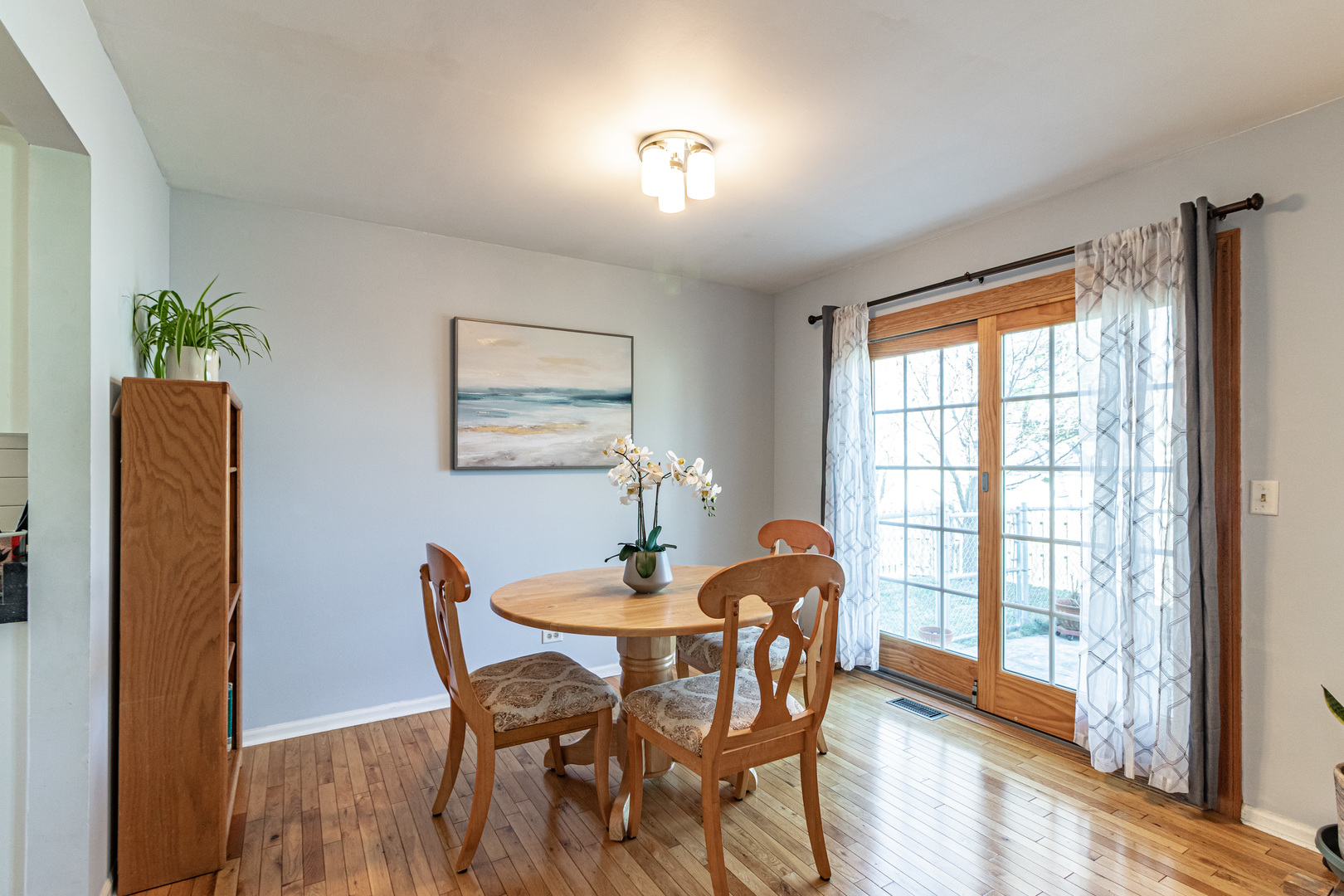 1577 Pinetree Drive, Gurnee, IL 60031