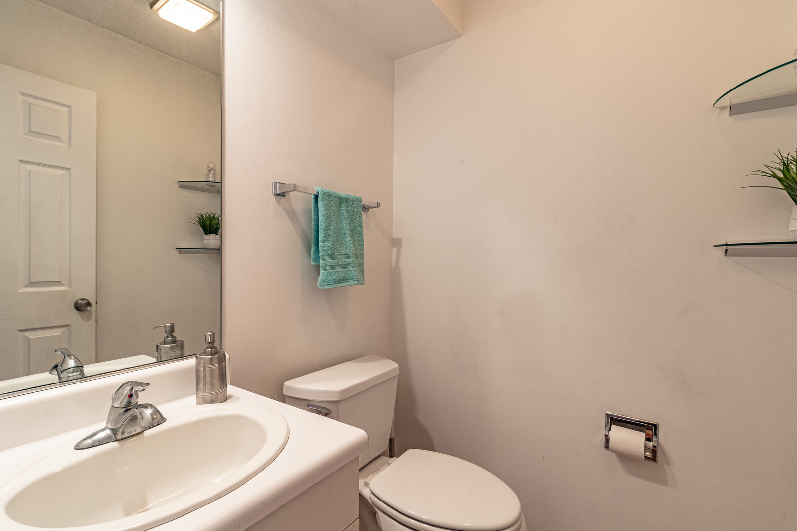 1577 Pinetree Drive, Gurnee, IL 60031