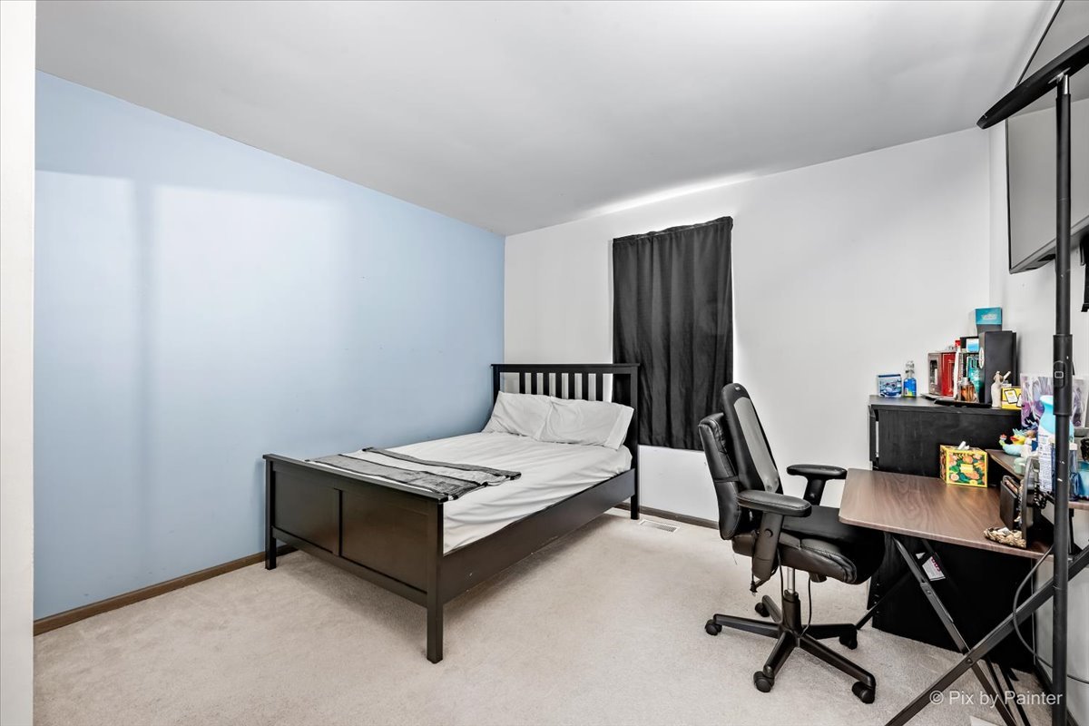 20 N Oltendorf Road, Streamwood, IL 60107