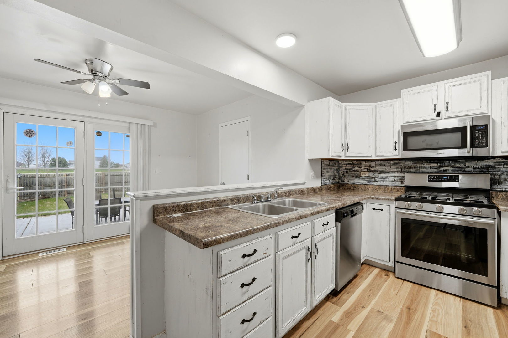 688 S ELIZABETH Street #688, Maple Park, IL 60151