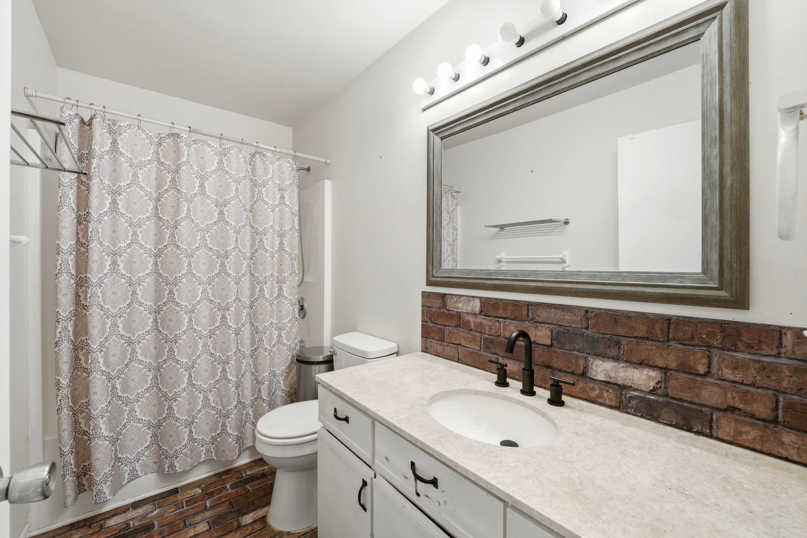 688 S ELIZABETH Street #688, Maple Park, IL 60151