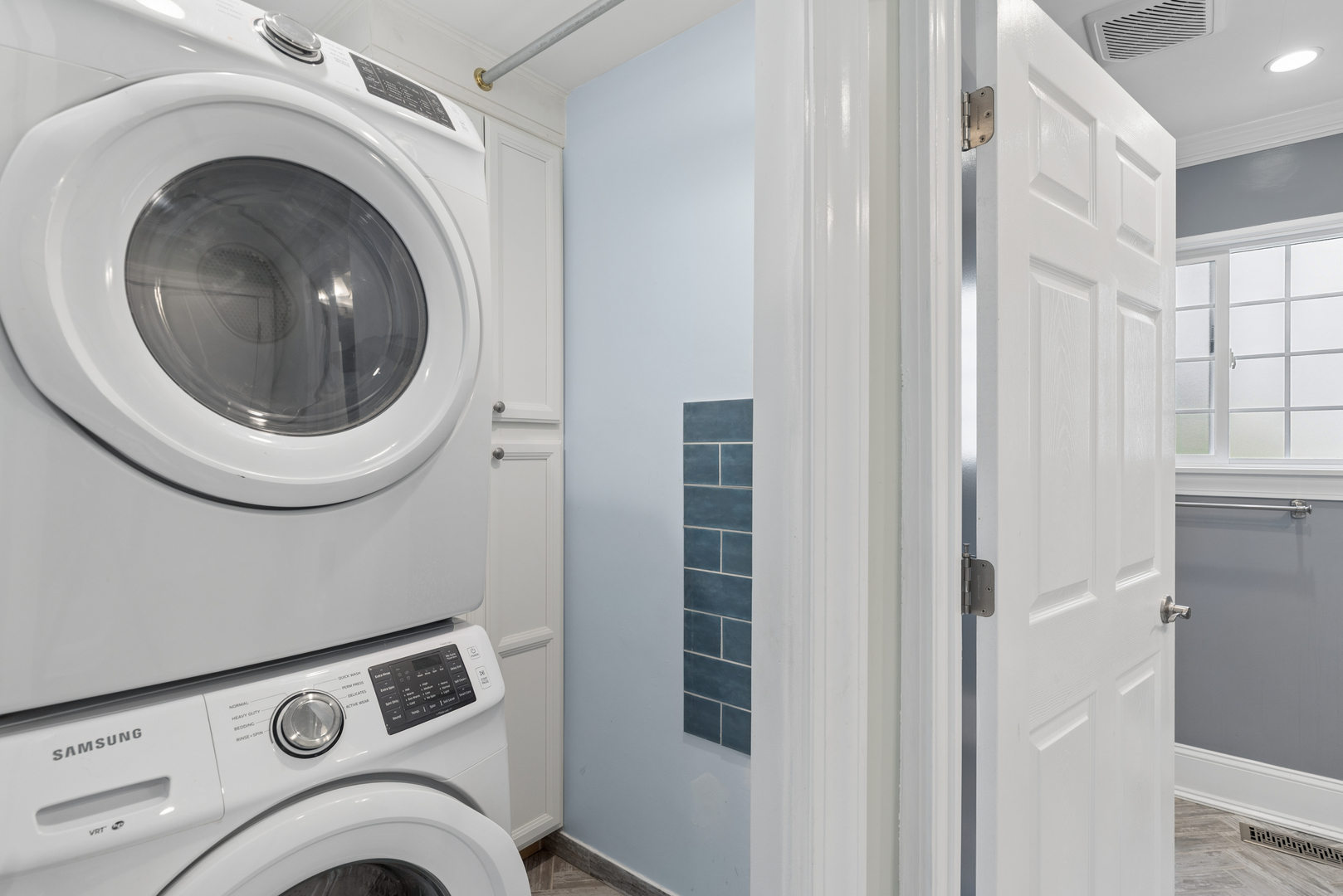 955 Blackburn Drive, Grayslake, IL 60030