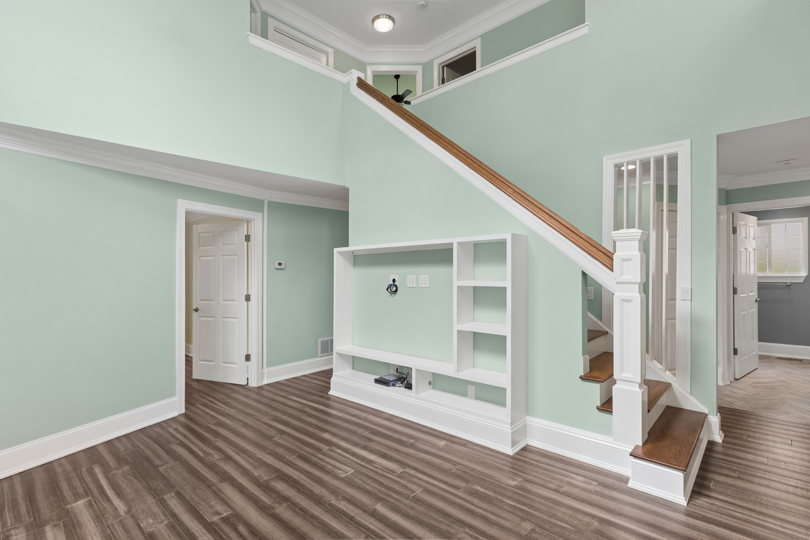 955 Blackburn Drive, Grayslake, IL 60030