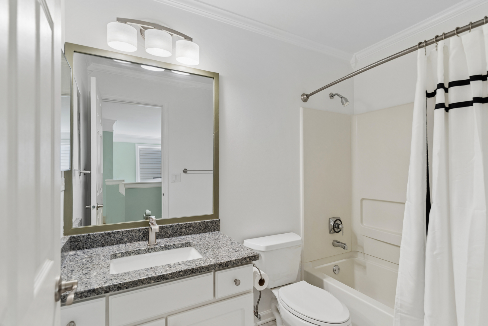 955 Blackburn Drive, Grayslake, IL 60030