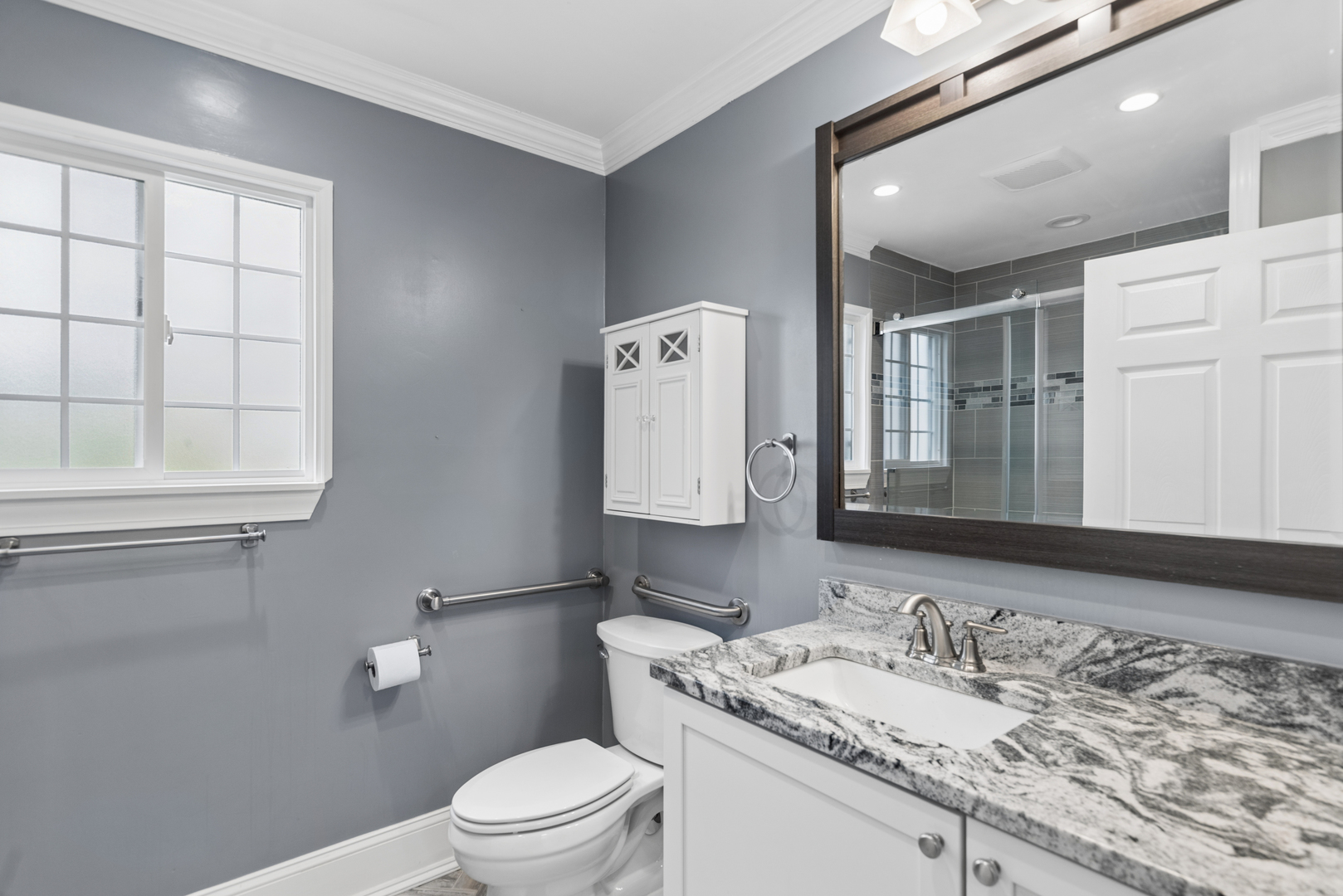 955 Blackburn Drive, Grayslake, IL 60030