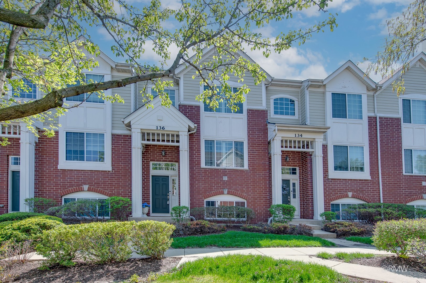 136 Morgans Gate Drive #136, Wood Dale, IL 60191