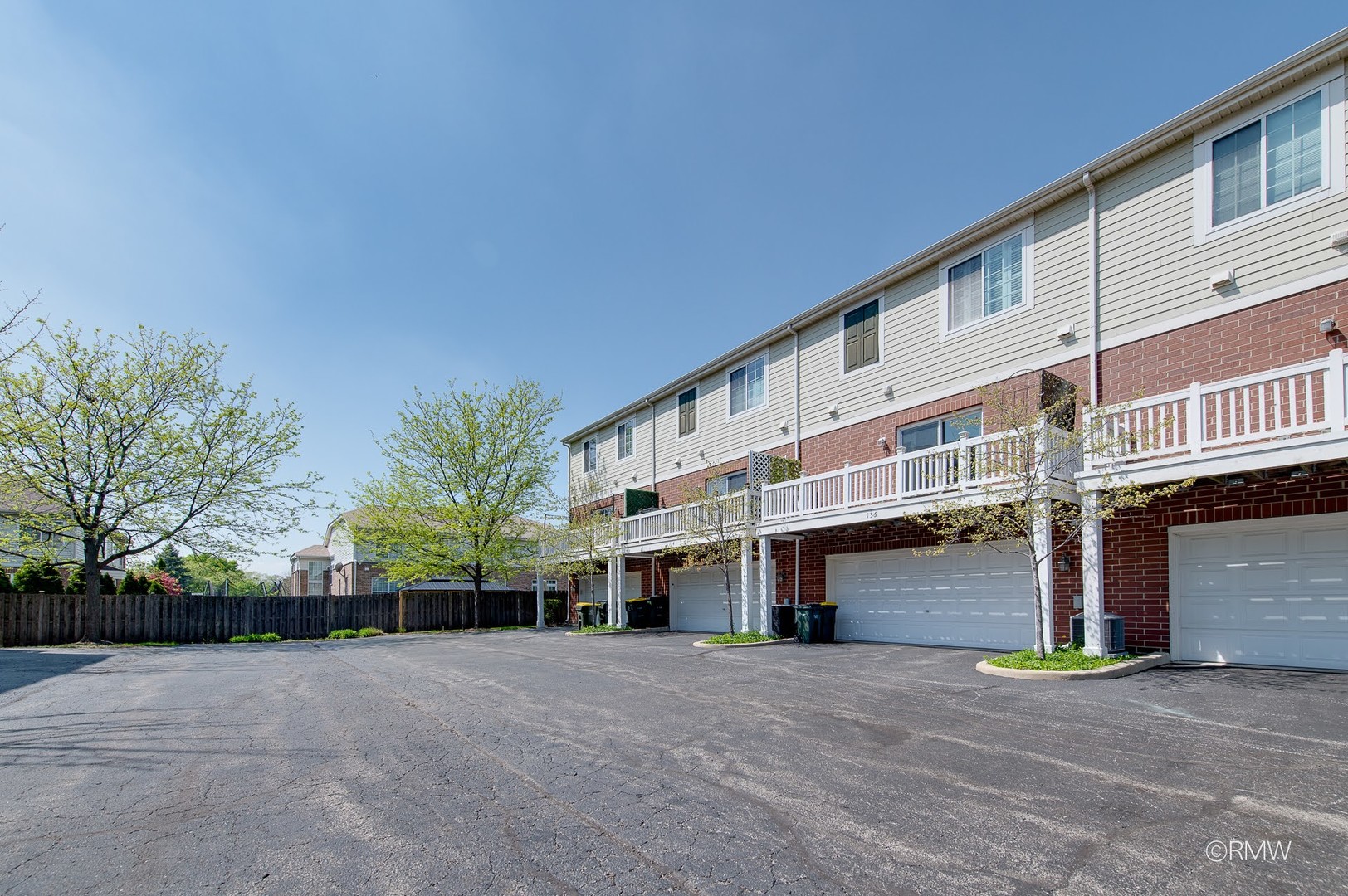 136 Morgans Gate Drive #136, Wood Dale, IL 60191