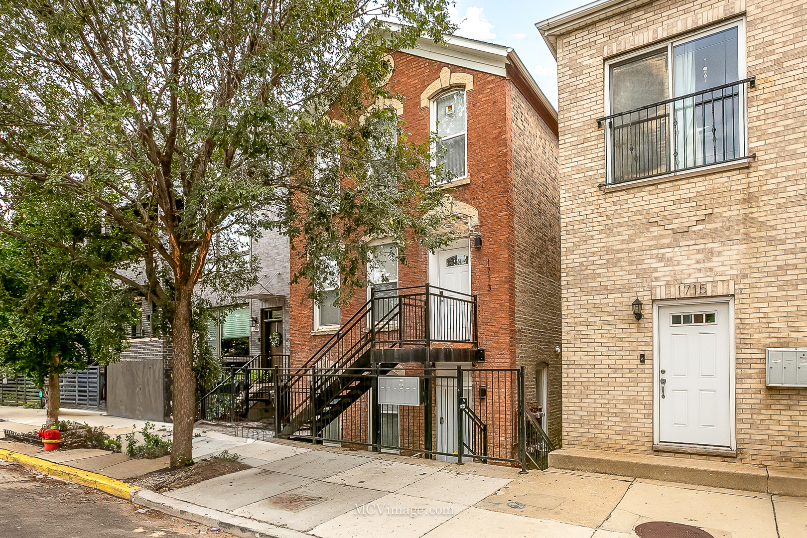 1713 S Jefferson Street, Chicago, IL 60616