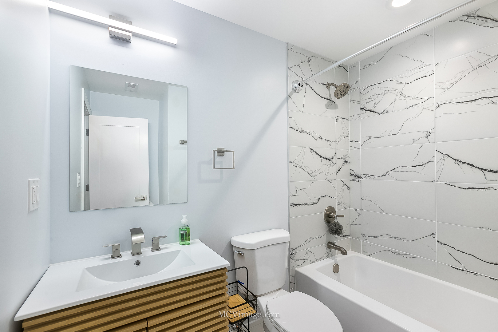 1713 S Jefferson Street, Chicago, IL 60616